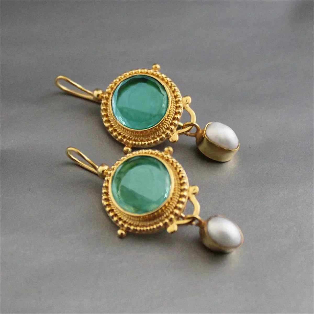 Treasured Turkoosi Gem Korvakorut