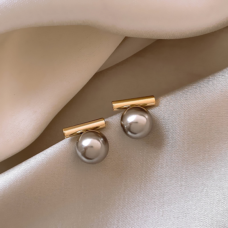 Dark Helmikorvakorut