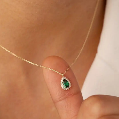 Kulta Smaragdi Teardrop Kaulakoru
