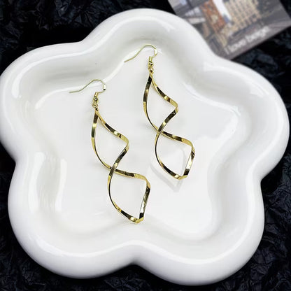 Spiral Dangle Korvakorut | Kulta