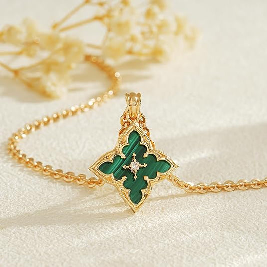 Smaragdi Clover Pendant Kaulakoru | Kulta