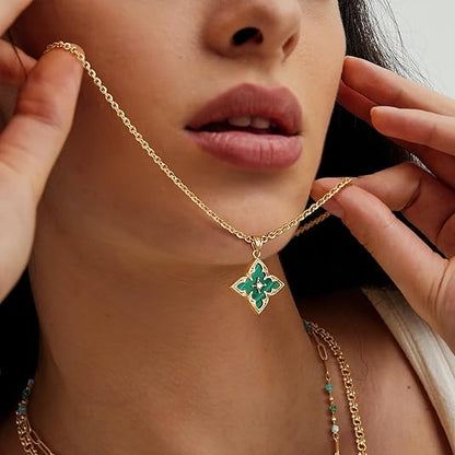 Smaragdi Clover Pendant Kaulakoru | Kulta