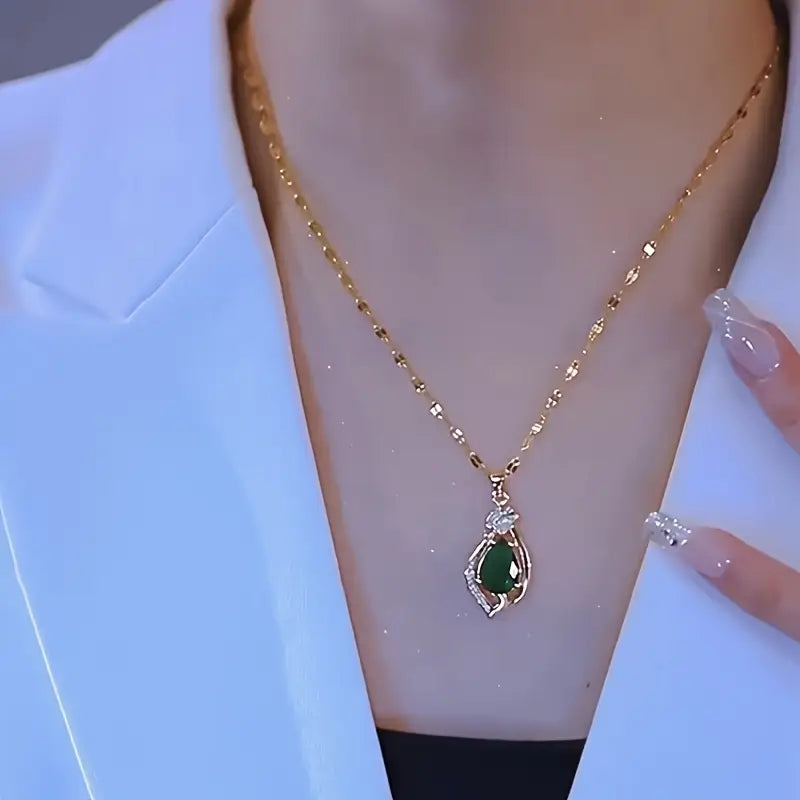 Kulta Smaragdi Teardrop Pendant Kaulakoru