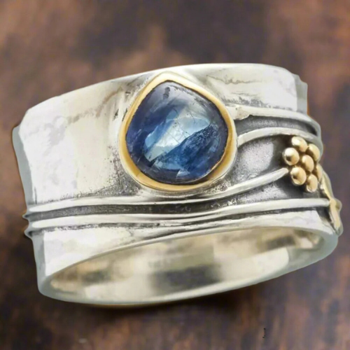 Hopea and Kulta Bezel Accent Sormus