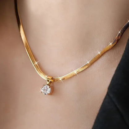 Elegant Rhinestone Pendant Kaulakoru | Kulta