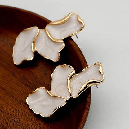 Helmi Flower Petal Korvakorut