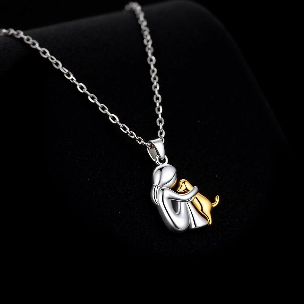Wynter™ - Hug Pendant with Matching Korvakorut