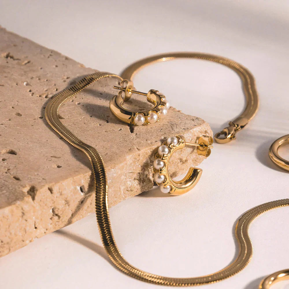 Mother-of-Helmi Charm Korvakorut