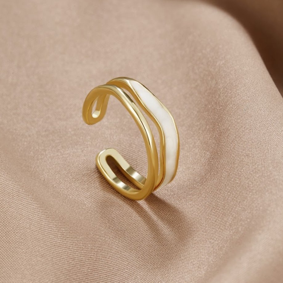 Kulta Sculptural Wrap Sormus