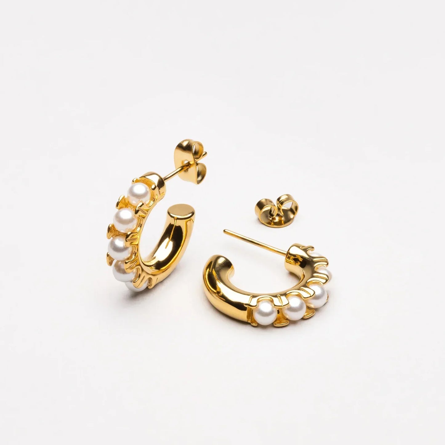 Mother-of-Helmi Charm Korvakorut